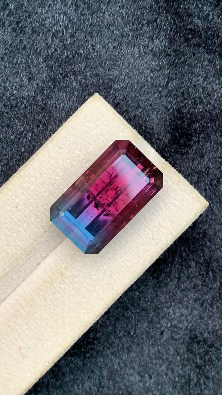 Natural Bi-Color Tourmaline 26.40 Carats from Afghanistan